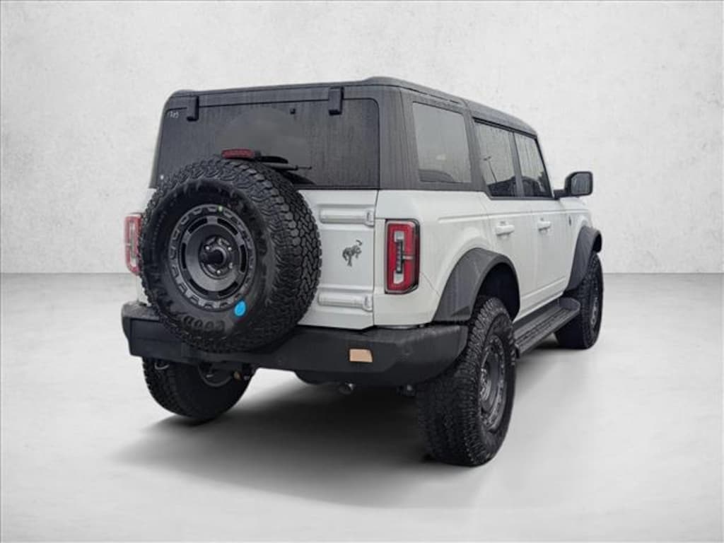 New 2025 Ford Bronco Outer Banks SUV