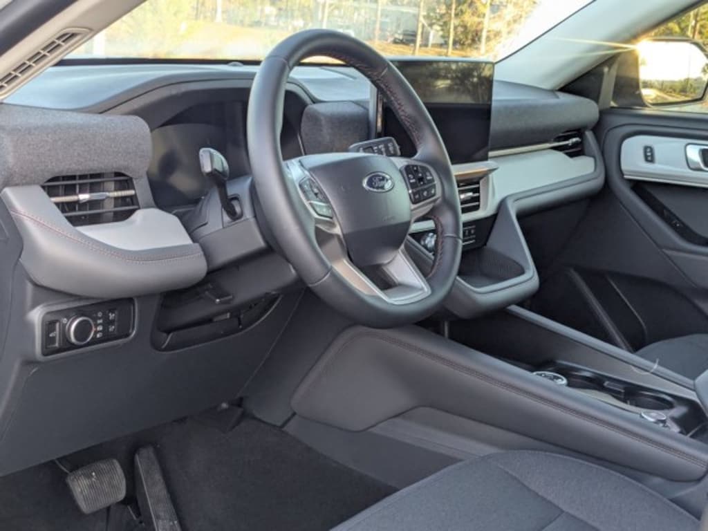 New 2026 Ford Explorer Active w/200A Pkg SUV