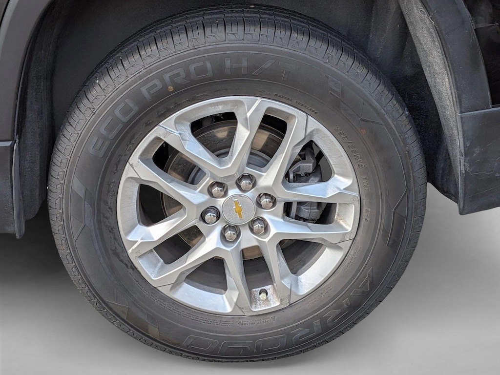Used 2023 Chevrolet Traverse LS SUV