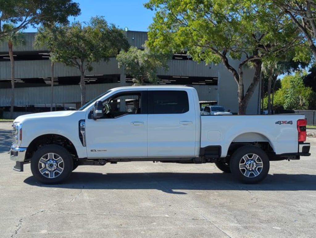New 2026 Ford F-250 LARIAT Truck Crew Cab