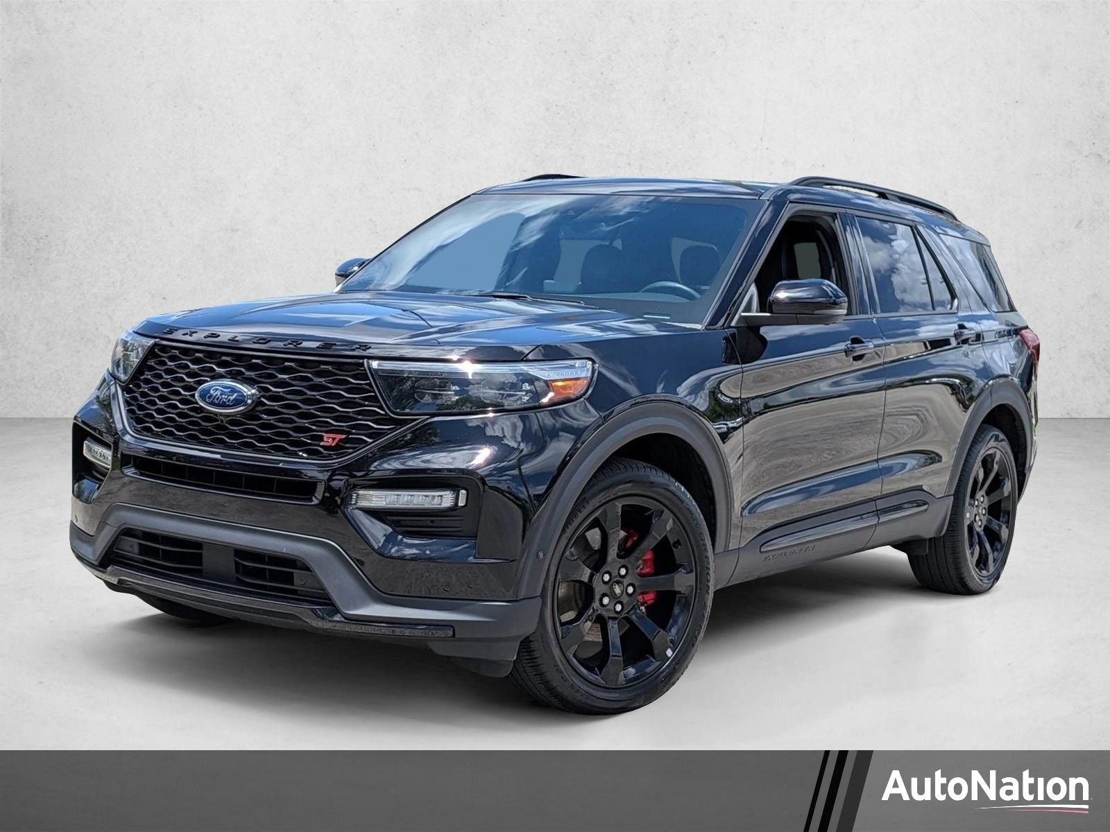 2023 Ford Explorer ST 4WD's photo