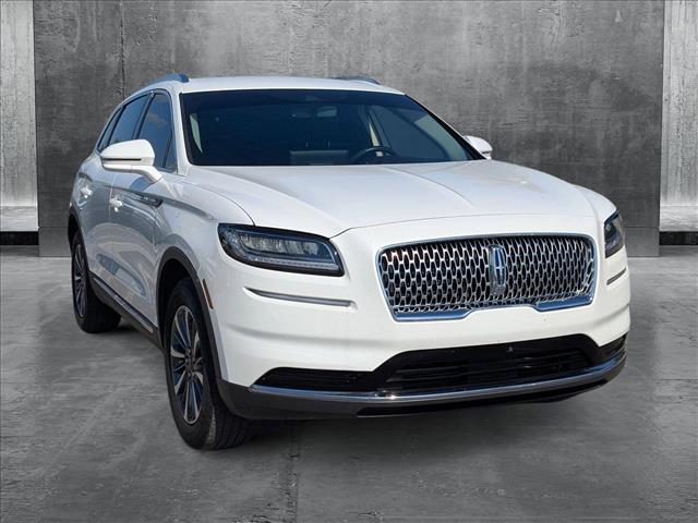 2022 Lincoln Nautilus Standard photo 3