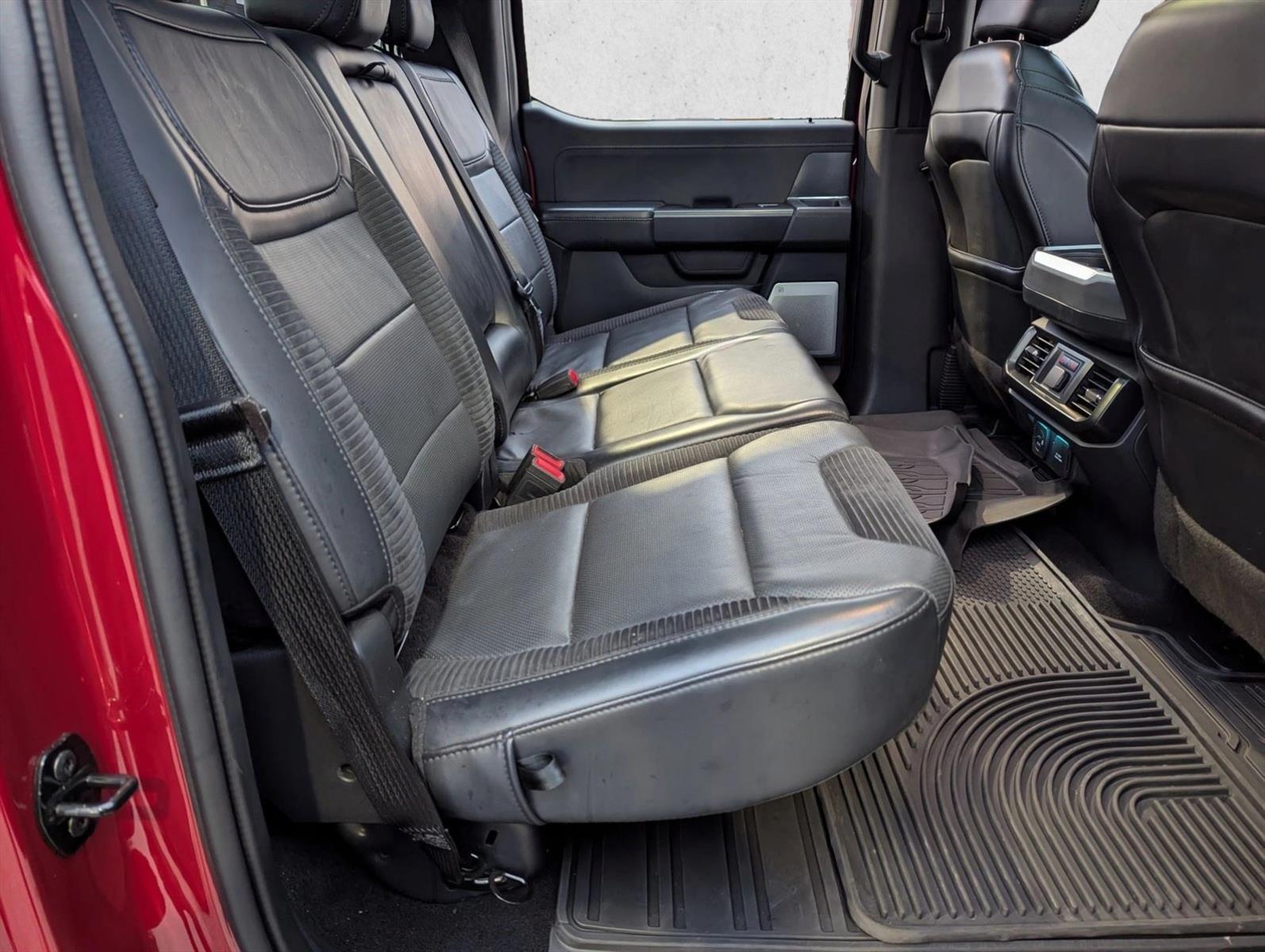2023 Ford F-150 Raptor - Photo 21