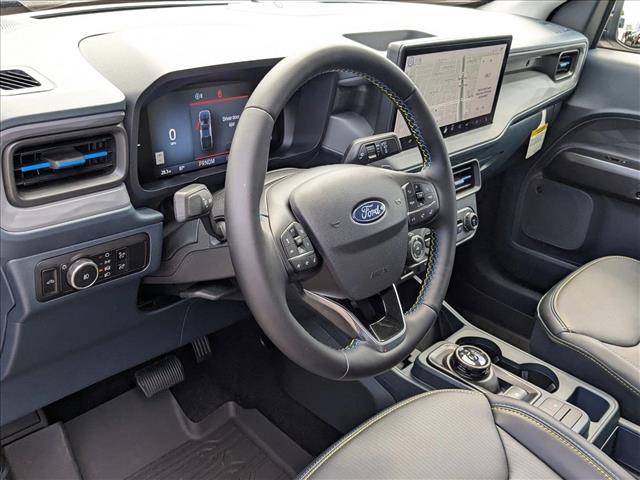 2025 Ford Maverick photo 2