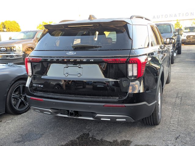 2026 Ford Explorer photo 2