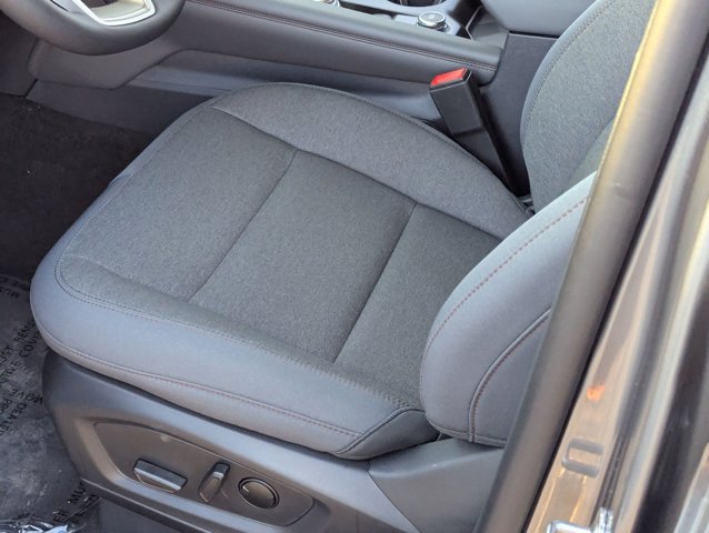 2025 Ford Explorer photo 4
