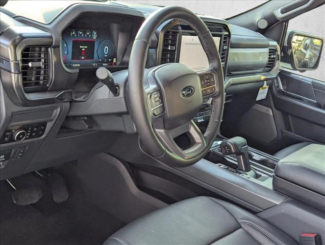 2025 Ford F-150 Lariat photo 3