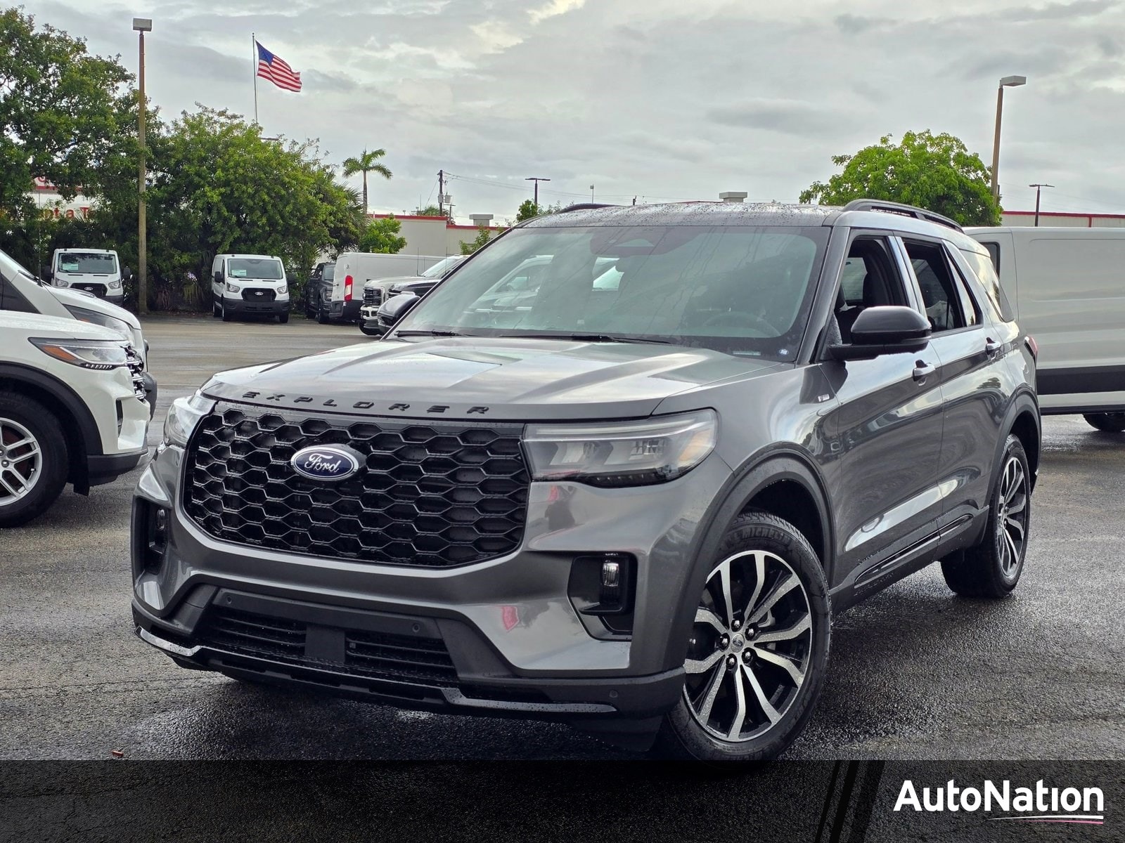 2026 Ford Explorer ST-LINE RWD's photo