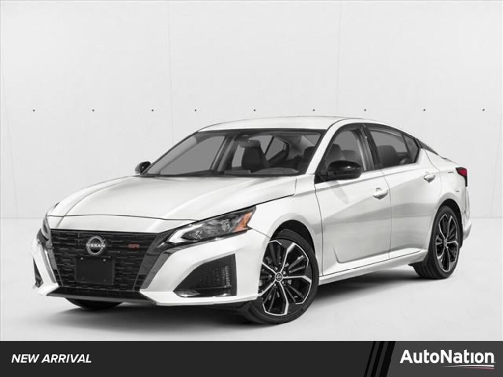 Used 2025 Nissan Altima SR Sedan