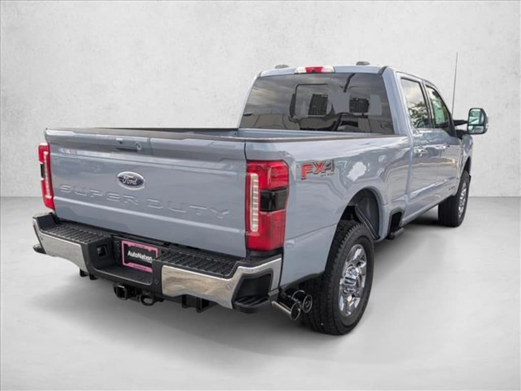 New 2026 Ford F-350 LARIAT Truck Crew Cab
