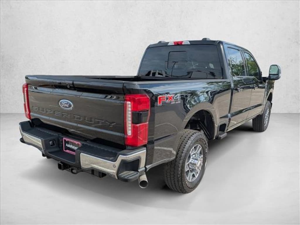 New 2026 Ford F-250 LARIAT Truck Crew Cab