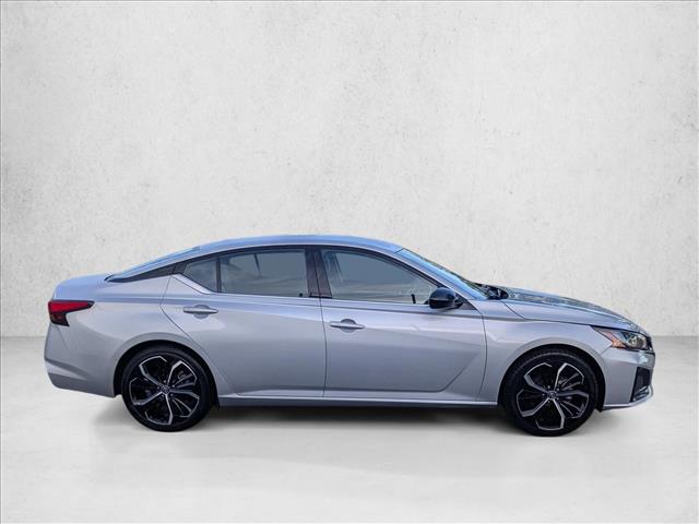 2024 Nissan Altima 2.5 SR photo 4