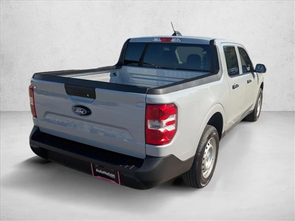 New 2025 Ford Maverick XL Truck SuperCrew