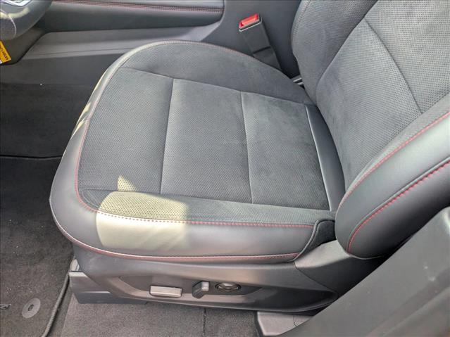 2025 Ford Explorer ST photo 3