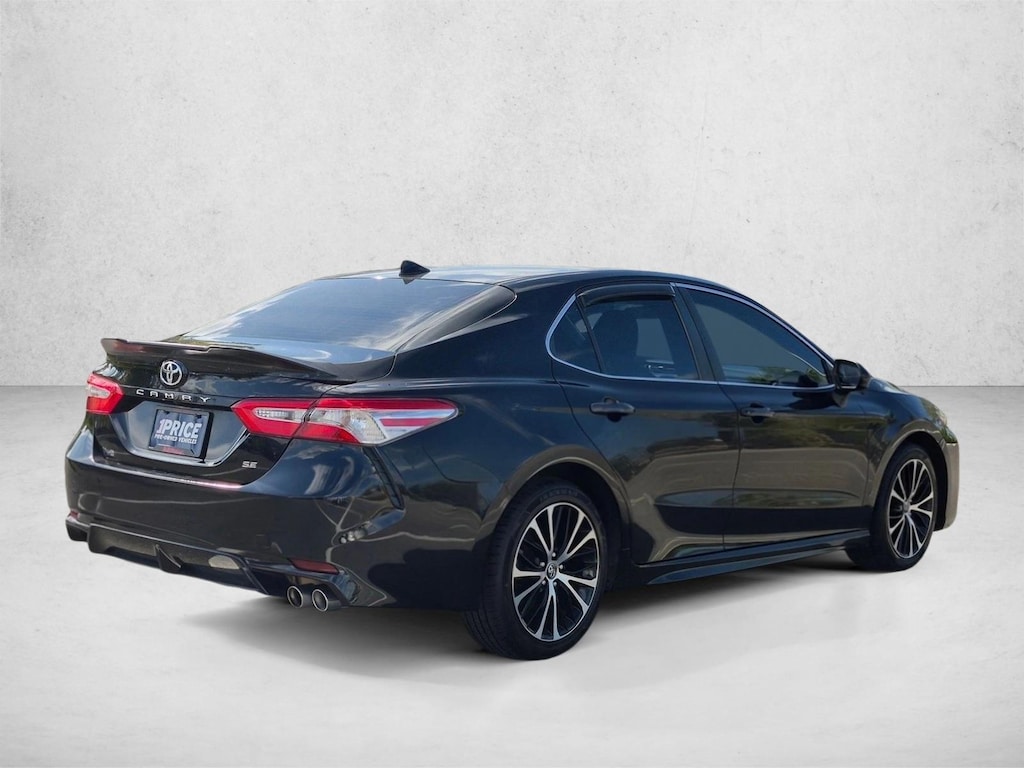Used 2020 Toyota Camry SE Sedan