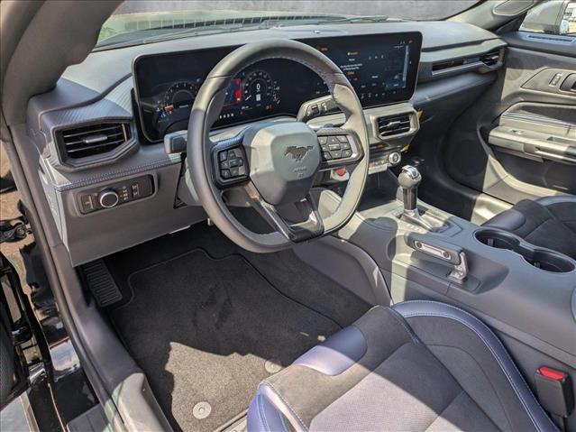 2025 Ford Mustang Dark Horse Deluxe photo 2