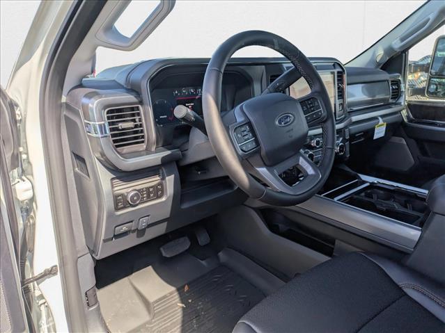2025 Ford F-250 Lariat photo 2