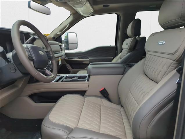 2025 Ford F-250 Platinum photo 4