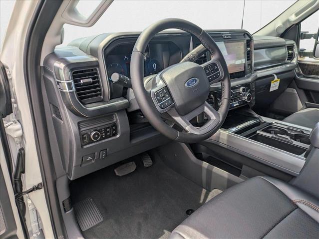 2025 Ford F-250 Lariat photo 2