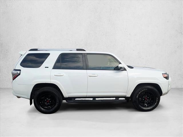 2021 Toyota 4Runner SR5 photo 2