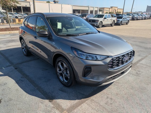 2025 Ford Escape ST-Line photo 3