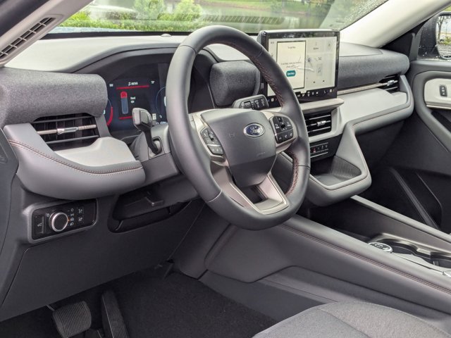 2026 Ford Explorer photo 3