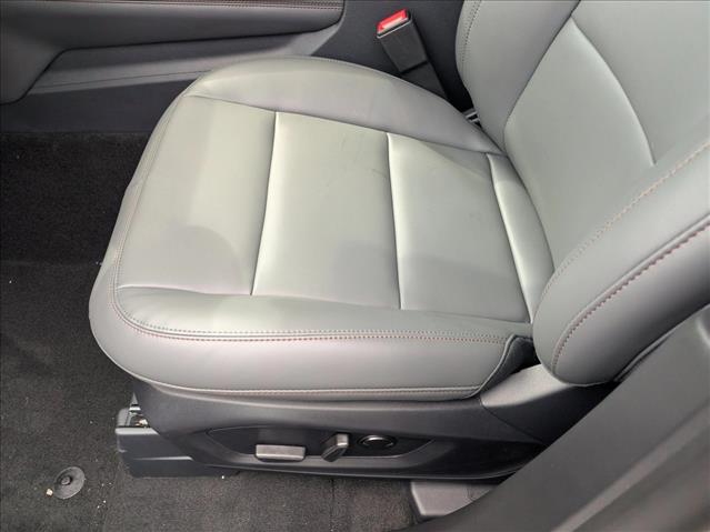 2025 Ford Explorer photo 3