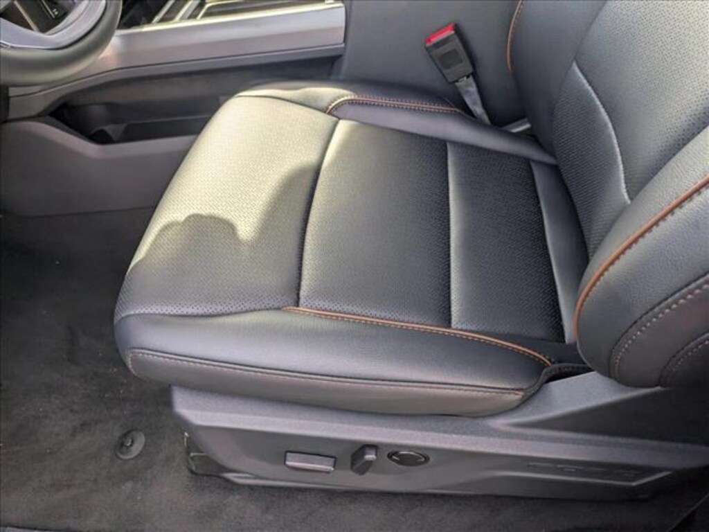 New 2026 Ford F-250 LARIAT Truck Crew Cab