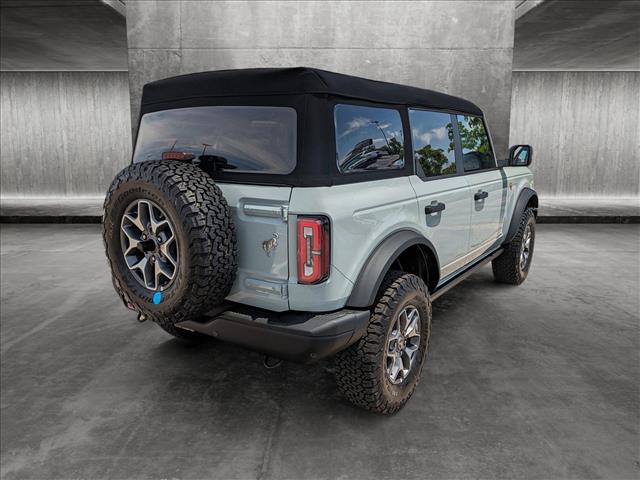 2024 Ford Bronco Badlands photo 2
