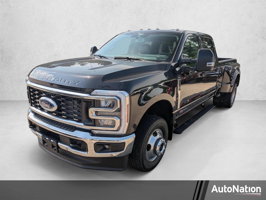 New 2026 Ford F-350 LARIAT Truck Crew Cab