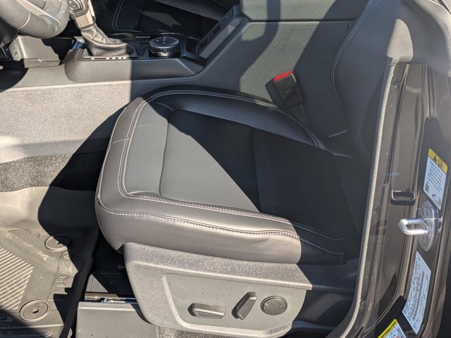 2025 Ford Bronco Outer Banks photo 2