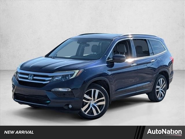 2016 Honda Pilot Elite's photo