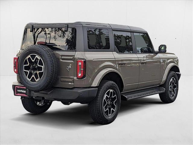 2025 Ford Bronco Outer Banks photo 2