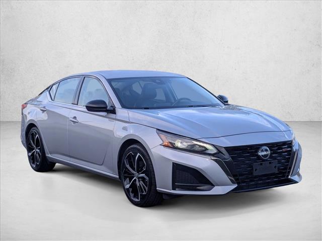 2024 Nissan Altima 2.5 SR photo 3