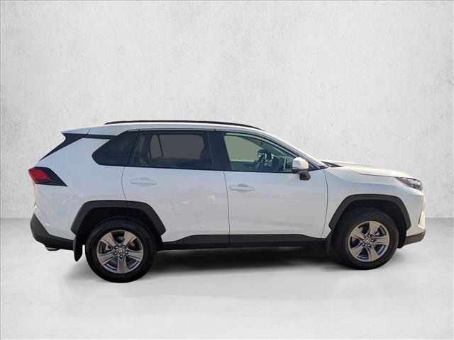 2024 Toyota RAV4 XLE photo 4