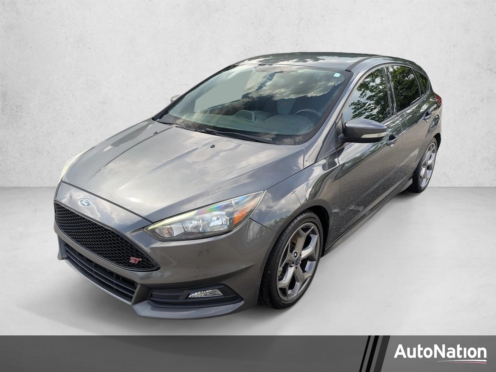 2018 Ford Focus Hatch ST's photo