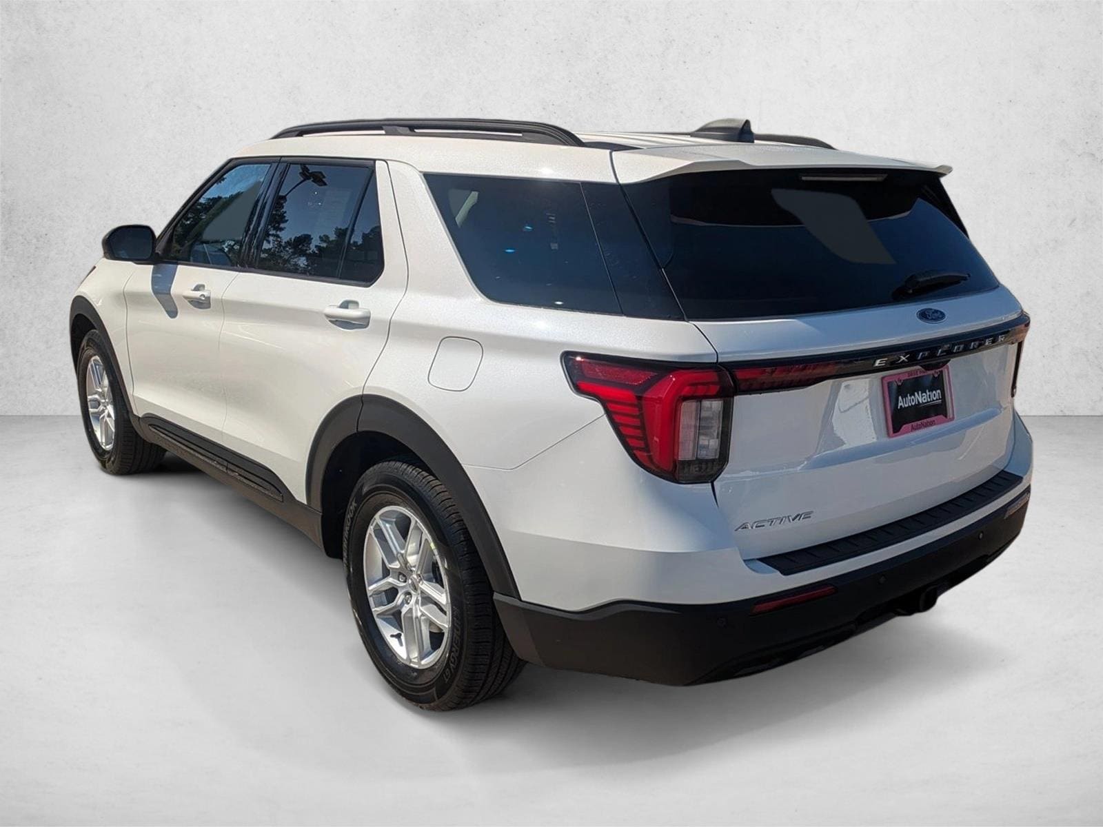 2026 Ford Explorer Active - Photo 8