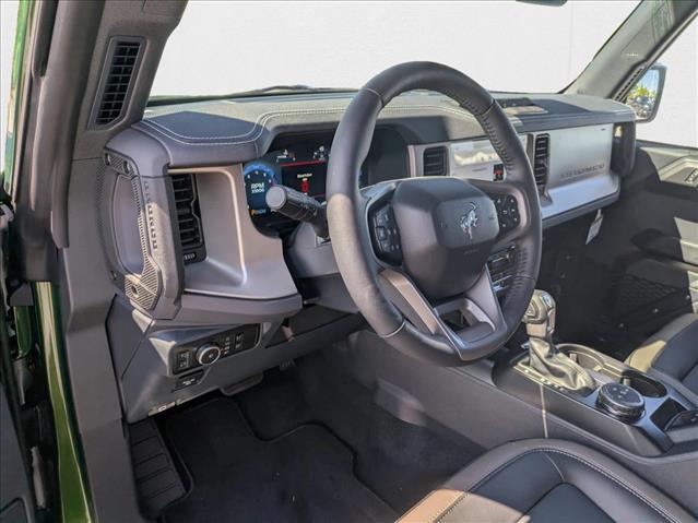 2025 Ford Bronco Outer Banks photo 2