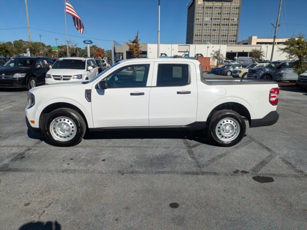 New 2025 Ford Maverick XL Truck SuperCrew
