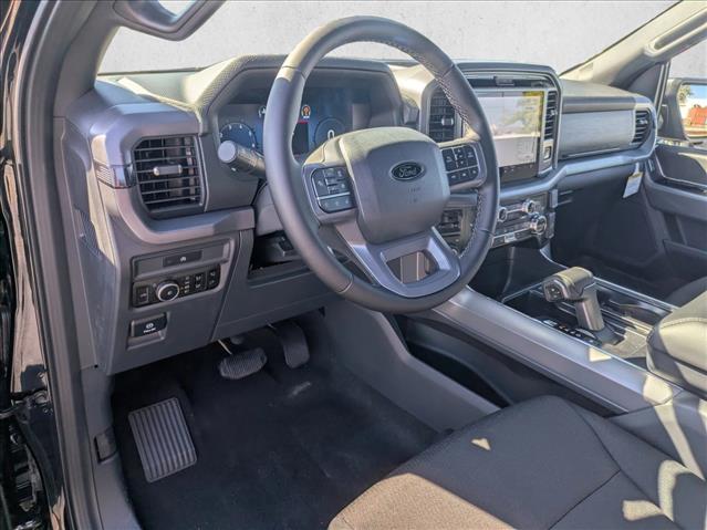 2025 Ford F-150 XLT photo 2