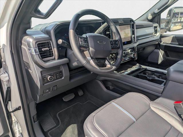 2025 Ford F-250 Platinum photo 2
