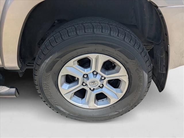 2019 Toyota 4Runner SR5 photo 3