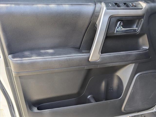 2019 Toyota 4Runner SR5 photo 4