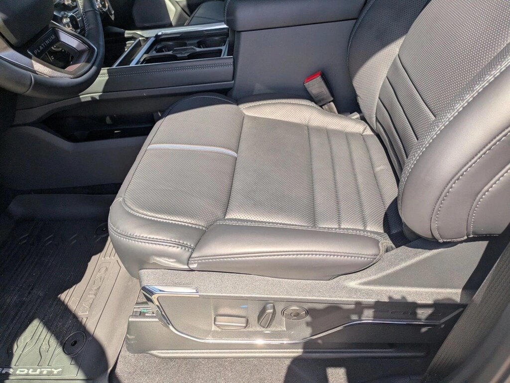 New 2026 Ford F-250 Platinum Truck Crew Cab