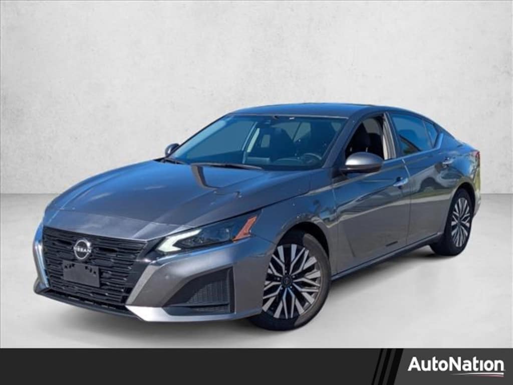 Used 2023 Nissan Altima 2.5 SV Sedan