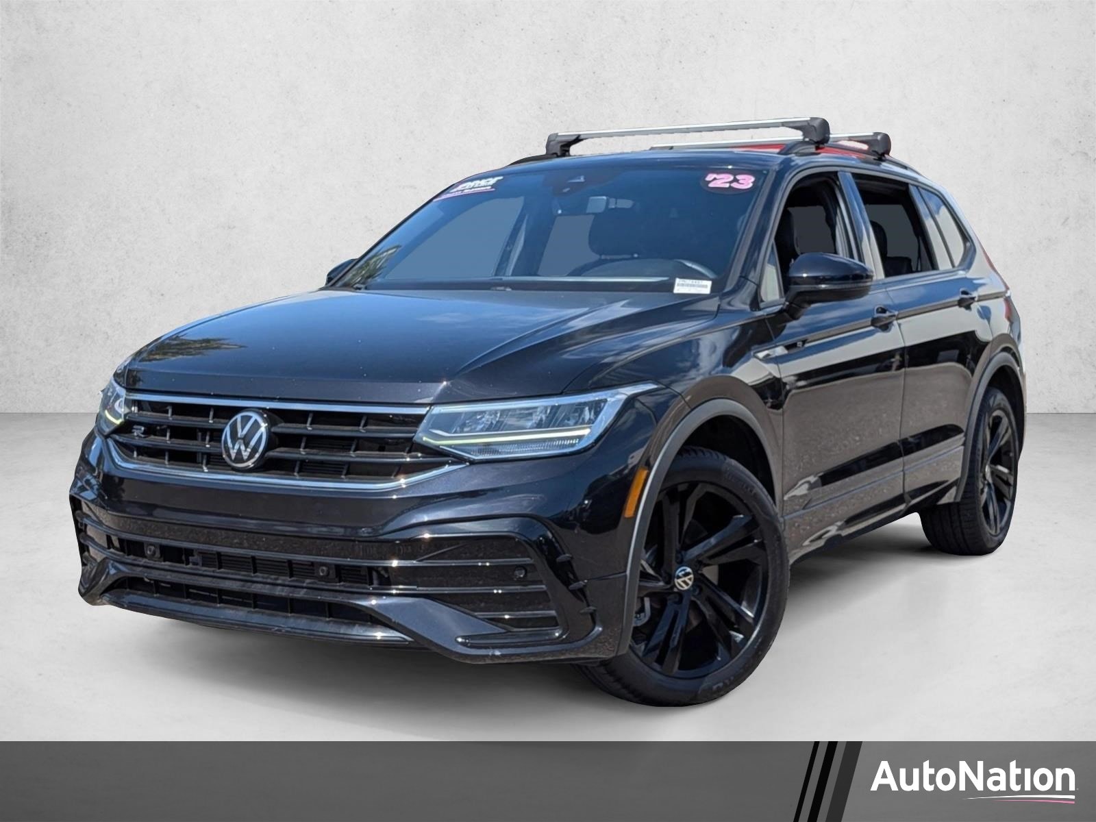 2023 Volkswagen Tiguan 2.0T SE R-Line Black's photo