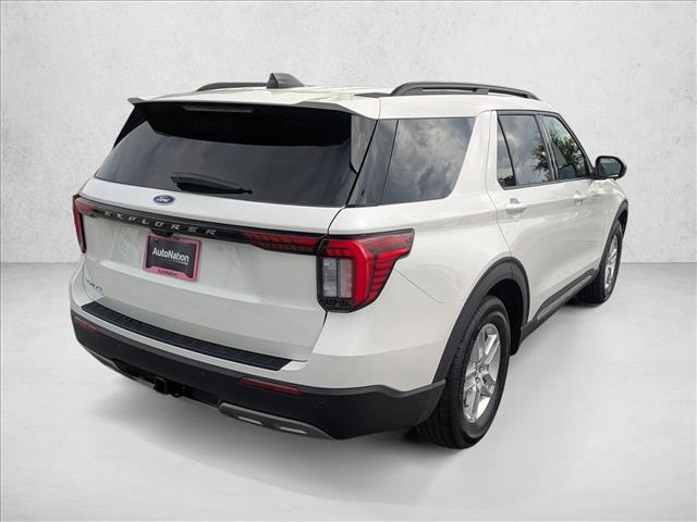 2025 Ford Explorer photo 4