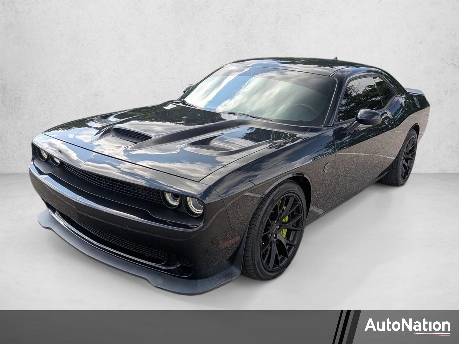 2015 Dodge Challenger SRT Hellcat's photo