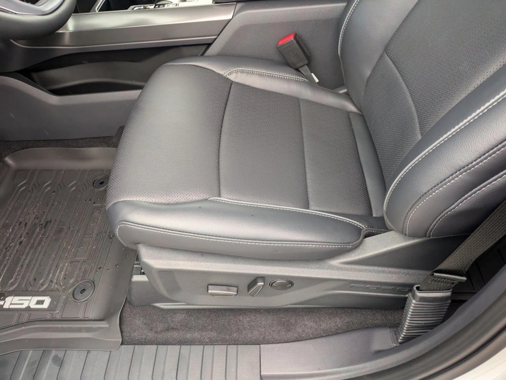New 2026 Ford F-150 LARIAT Truck SuperCrew Cab