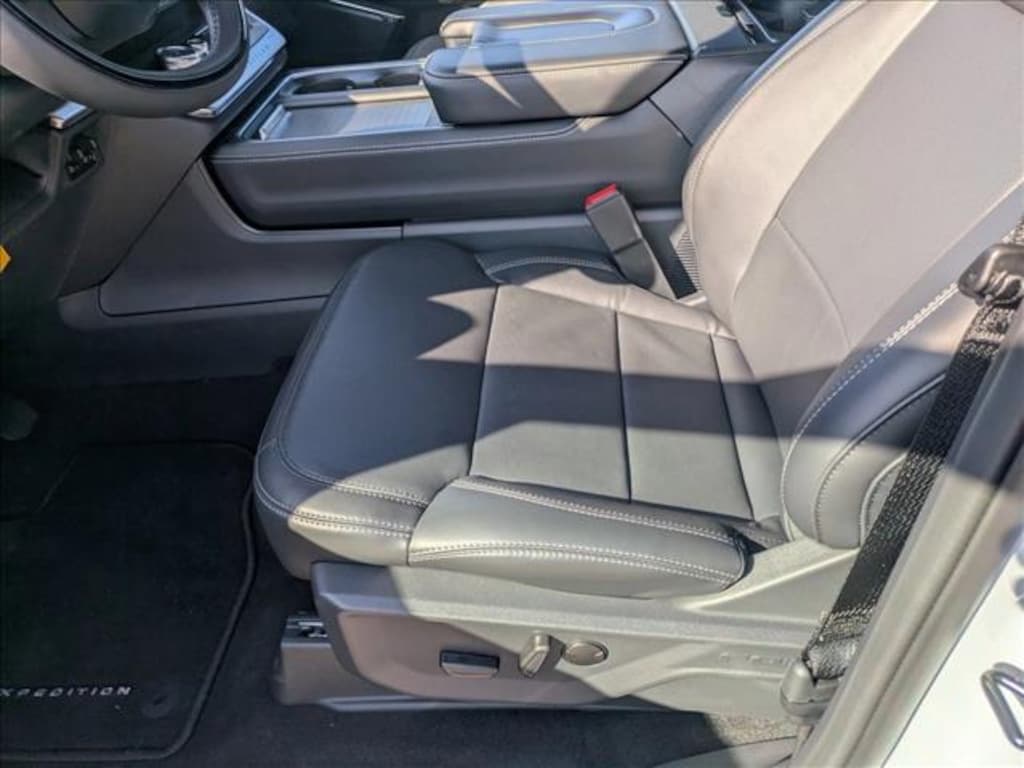 New 2025 Ford Expedition Platinum SUV